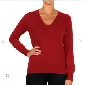 LONA SCOTT- Cashmere V Neck sweater